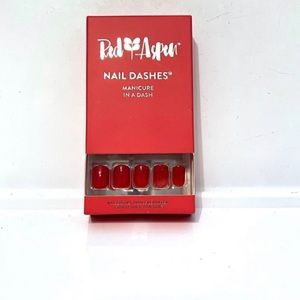 Red Aspen Tulips For Tiffani Nail Dash